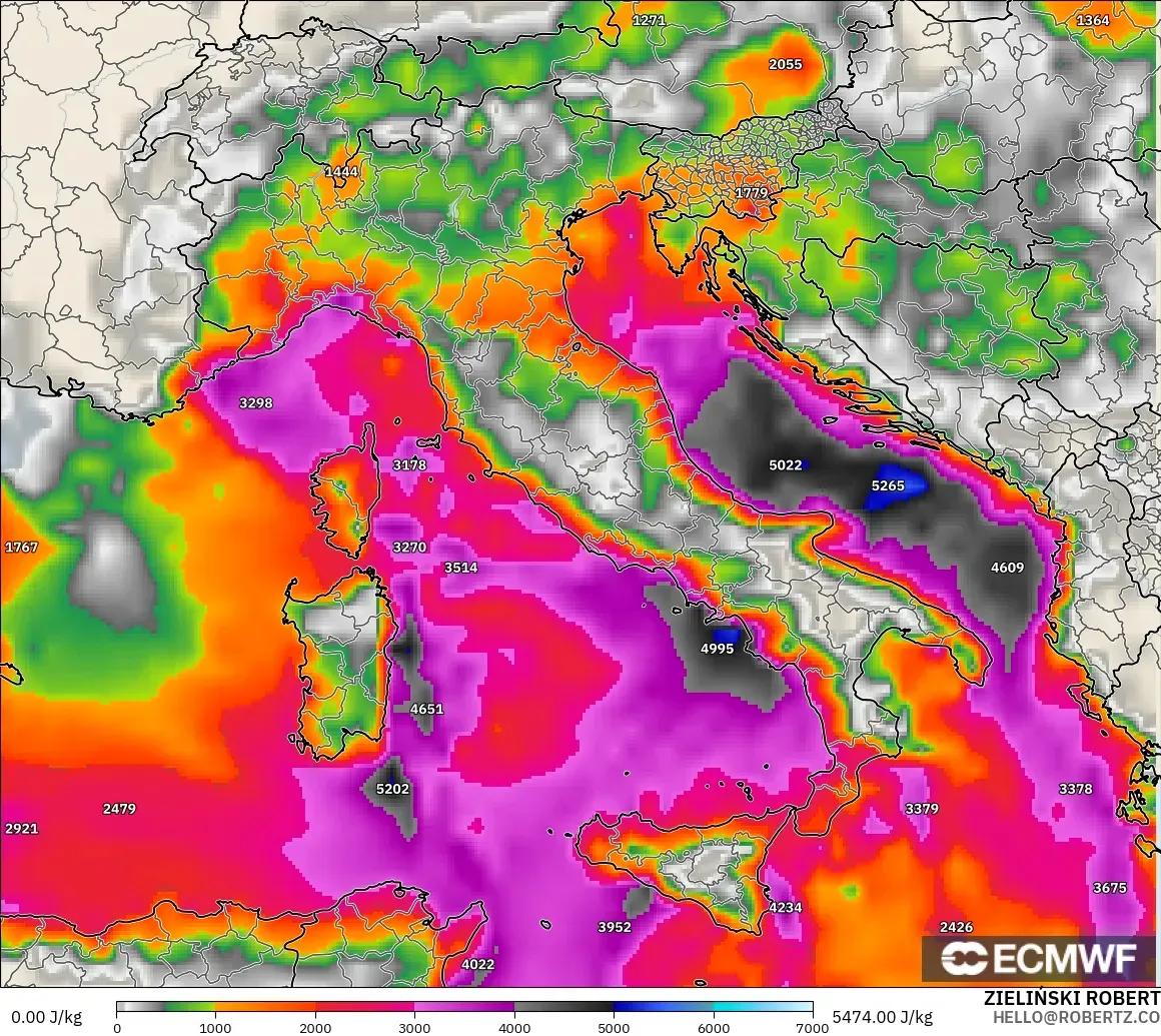 ECMWF IFS 0.25° model - Italia, CAPE